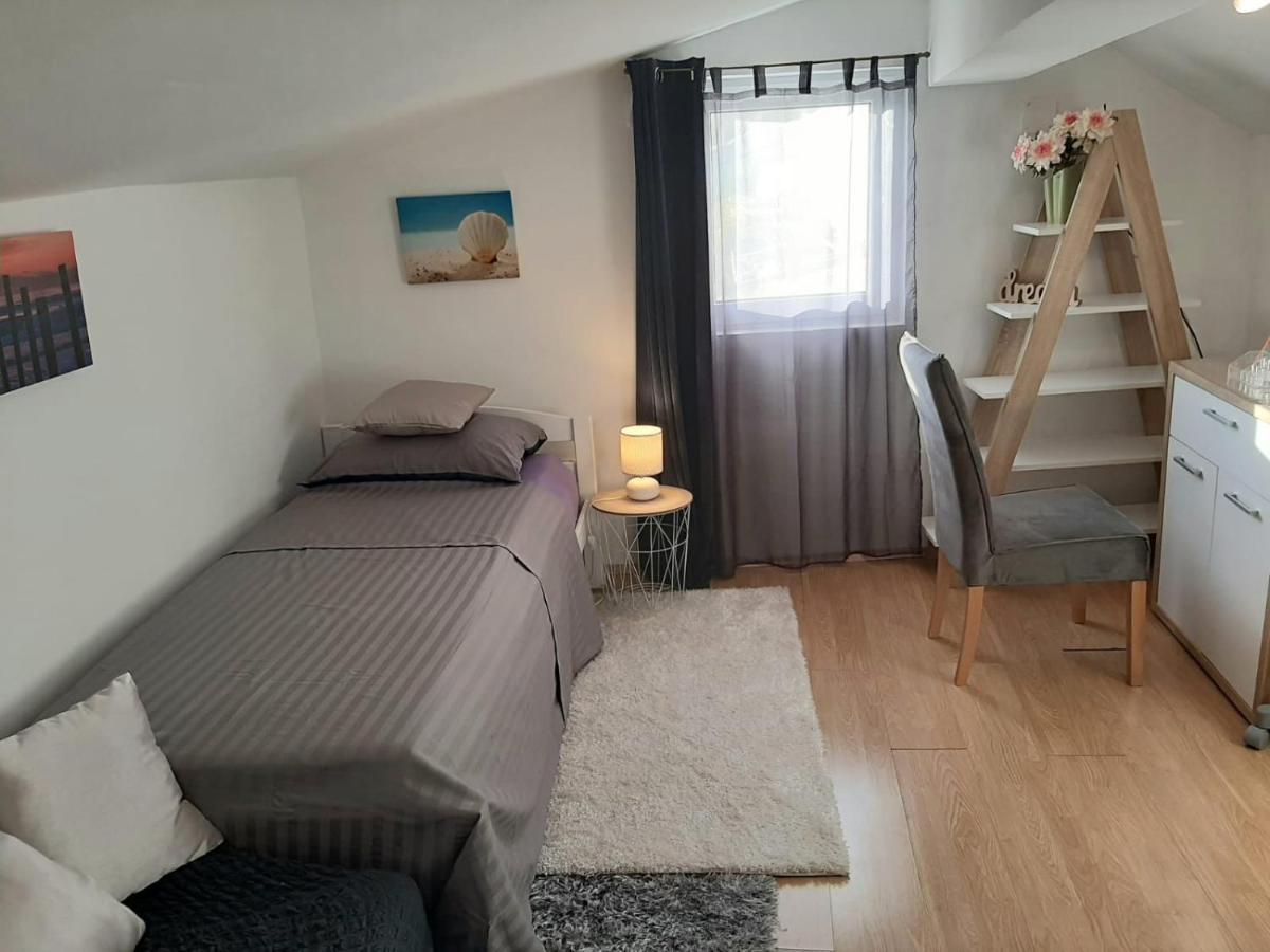 Apartment Natali Kastel Stari Ngoại thất bức ảnh